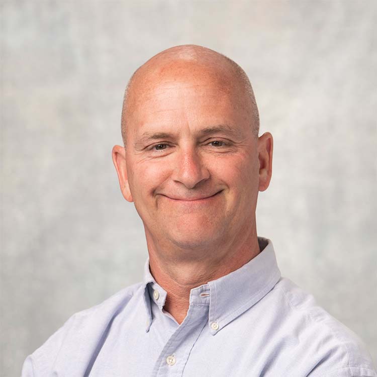 Robert Vasilopulos, DVM, DACVIM (SAIM) Portrait of MOVES mobile internal medicine specialist Dr. Robert Vasilopulos, who serves the suburban Chicago areas of Illinois and Indiana.