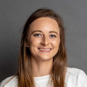 courtney-kirkland-moves-mobile-veterinary-specialists-chicago-il