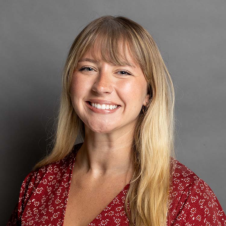 holly-steiss-moves-mobile-veterinary-specialists