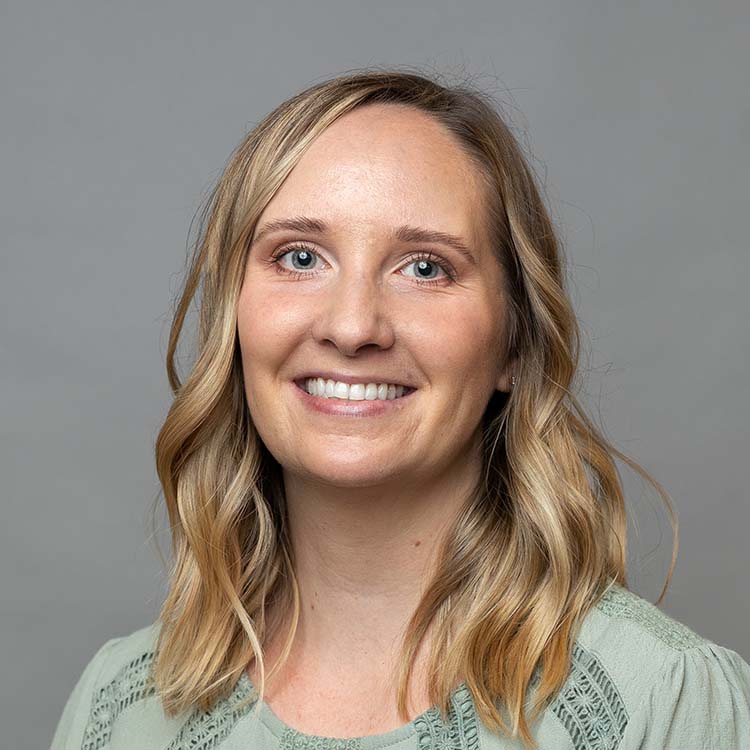 sarah-cote-mobile-veterinary-specialists-hq