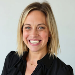 linda-okonkowski-moves-mobile-veterinary-specialists-detroit-michigan Portrait of MOVES veterinary internal medicine specialist Linda Okonkowski, DVM, DACVIM (SAIM)
